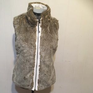 Gap ,reversible faux fur /cotton zip up vest. Size S.